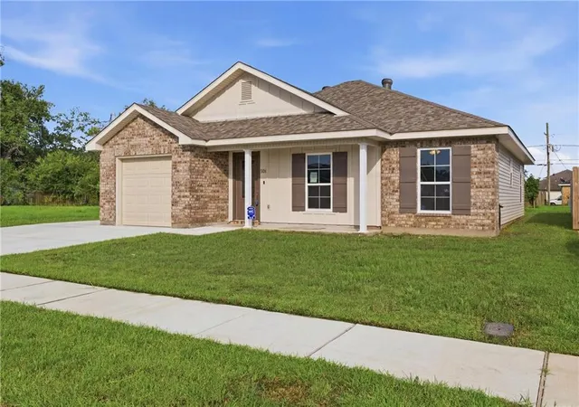 Homes for sale in Waggaman, LA | 501 Helis Dr, Waggaman, LA 70094 | MLS# 2534163