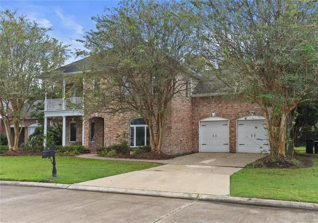 Homes for sale in New Orleans, LA | 50 Fairway Oaks Dr, New Orleans, LA 70131 | MLS# 2534294