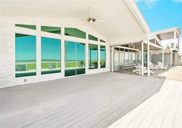 Homes for sale in New Orleans, LA | 8116 Breakwater Dr, New Orleans, LA 70124 | MLS# 2534557