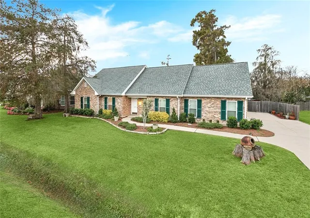 Homes for sale in Luling, LA | 604 Willowdale Blvd, Luling, LA 70070 | MLS# 2532709