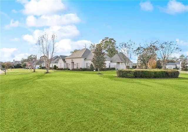 3rd image of 924 Great Southern Dr, Abita Springs, LA 70420 | MLS# 2534714