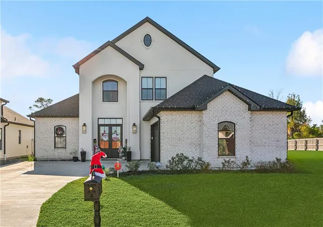 Homes for sale in Destrehan, LA | 504 Belle Ormond Cir, Destrehan, LA 70047 | MLS# 2532673