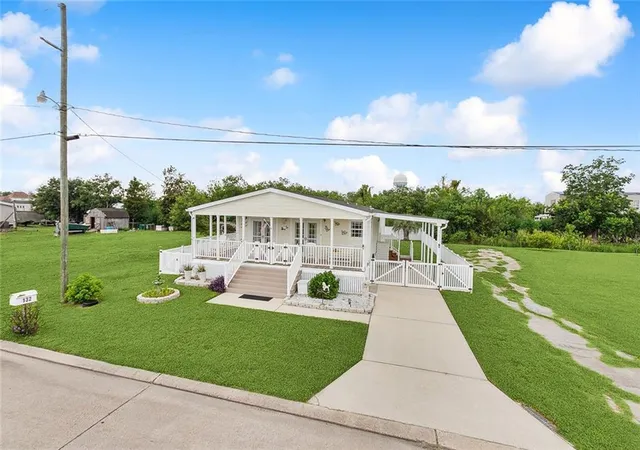 3rd image of 132 E Paula Dr, Port Sulphur, LA 70083 | MLS# 2534824