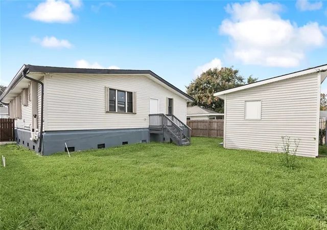 Homes for sale in Gretna, LA | 3033 Hero Dr, Gretna, LA 70053 | MLS# 2534899