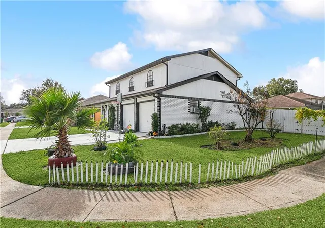 Homes for sale in Harvey, LA | 2700 Sandero Del Este St, Harvey, LA 70058 | MLS# 2535684