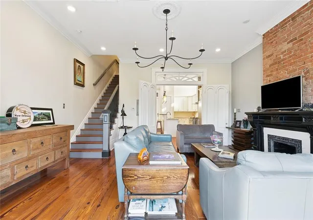 5th image of 627 Ursulines St, New Orleans, LA 70116