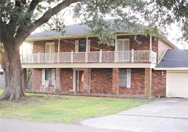 Homes for sale in Luling, LA | 412 Oak Ln, Luling, LA 70070 | MLS# 2535813