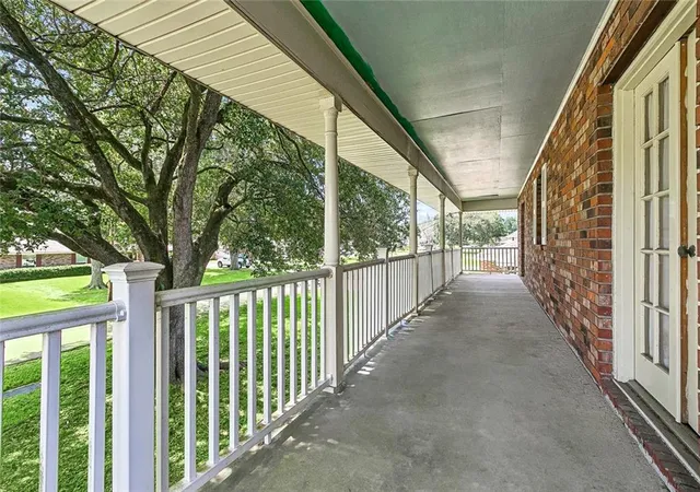 Photo 3 of Single family home for sale at 412 Oak Ln, Luling, LA 70070 | MLS# 2535813 | Listing updated on 2026-08-29