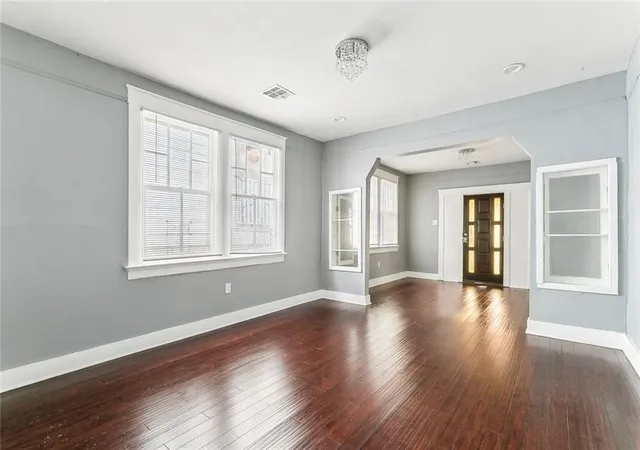 Homes for sale in New Orleans, LA | 3814 Louisiana Avenue Pkwy, New Orleans, LA 70125 | MLS# 2536057