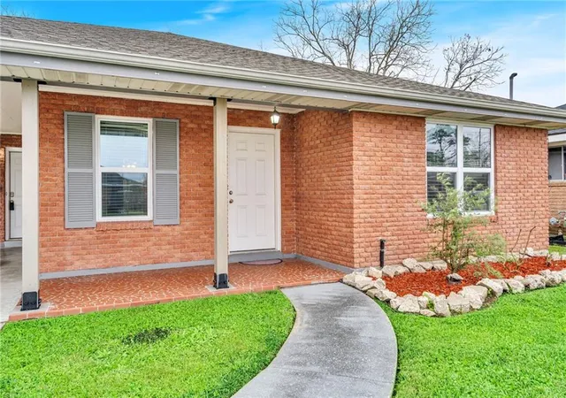 Homes for sale in New Orleans, LA | 1768 Pace Blvd, New Orleans, LA 70114 | MLS# 2536065