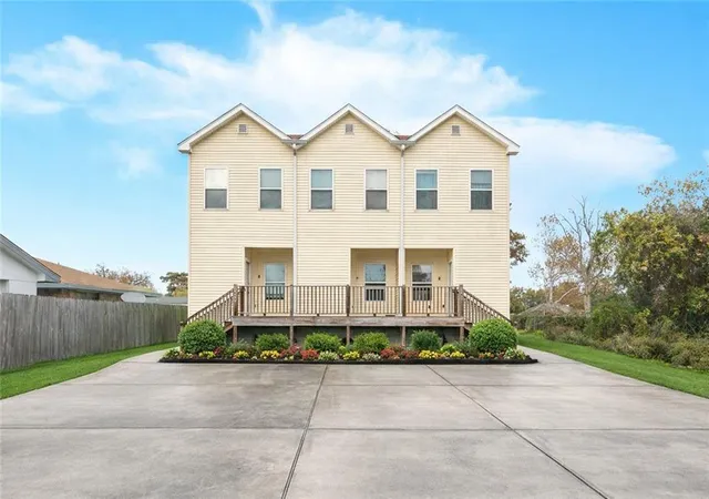 Homes for sale in Harvey, LA | 1209 Tallow Tree Ln, Harvey, LA 70058 | MLS# 2536201