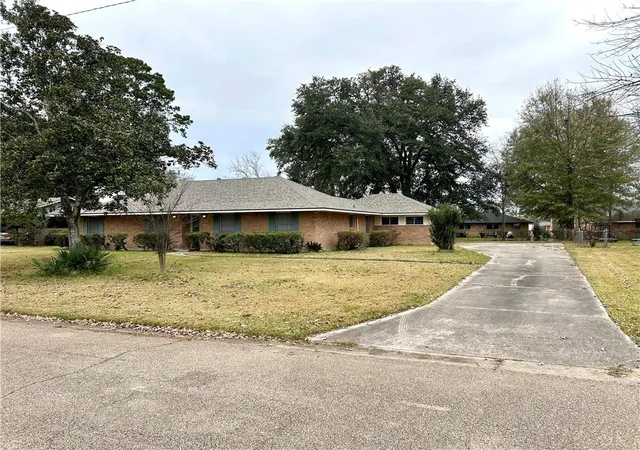 Homes for sale in Baton Rouge, LA | 10021 E Tampa Dr, Baton Rouge, LA 70815 | MLS# 2536042