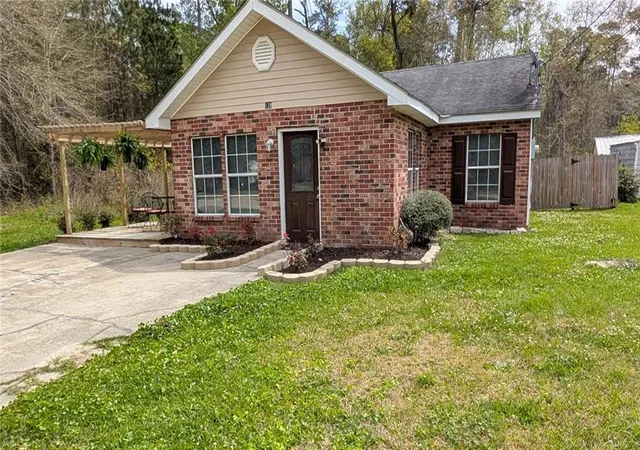 Homes for sale in Slidell, LA | 128 Marilyn Dr, Slidell, LA 70461 | MLS# 2536691