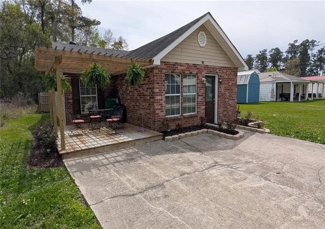 Homes for sale in Slidell, LA | 128 Marilyn Dr, Slidell, LA 70461 | MLS# 2536691