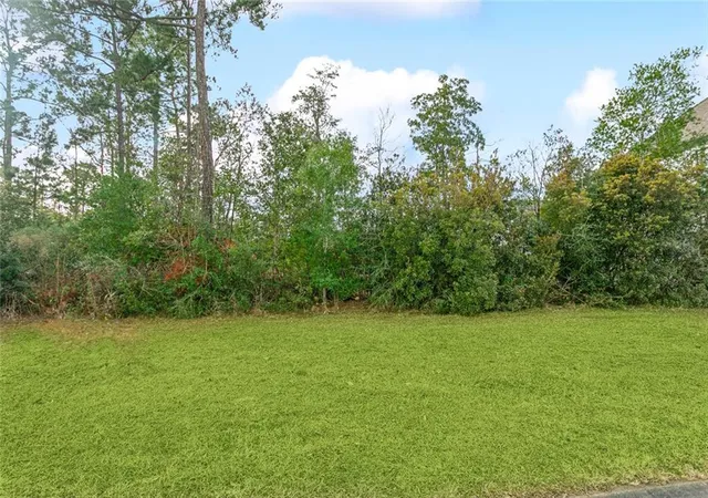2nd image of 14 Wax Myrtle Ln, Covington, LA 70433 | MLS# 2536770