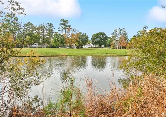 3rd image of 14 Wax Myrtle Ln, Covington, LA 70433 | MLS# 2536770