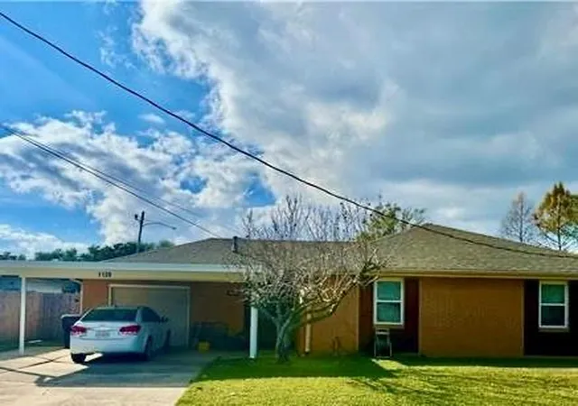 Homes for sale in Harahan, LA | 1136 Generes Dr, Harahan, LA 70123 | MLS# 2536803