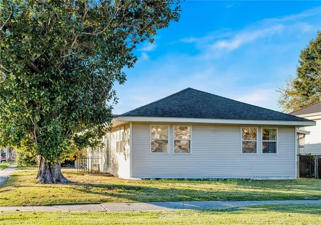 Homes for sale in Metairie, LA | 3501 Derbigny St, Metairie, LA 70001 | MLS# 2535363
