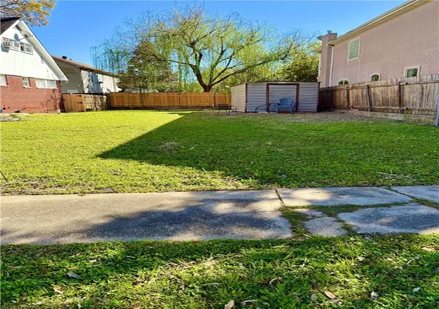 Photo 1 of Sale Pending at 260 W Robert E Lee Blvd, New Orleans, LA 70124 | MLS# 2537078 | Listing updated on 2026-07-15