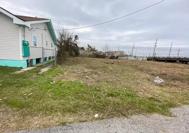 Photo 2 of Sale Pending at 2559 Industry St, New Orleans, LA 70122 | MLS# 2537119 | Listing updated on 2026-02-19