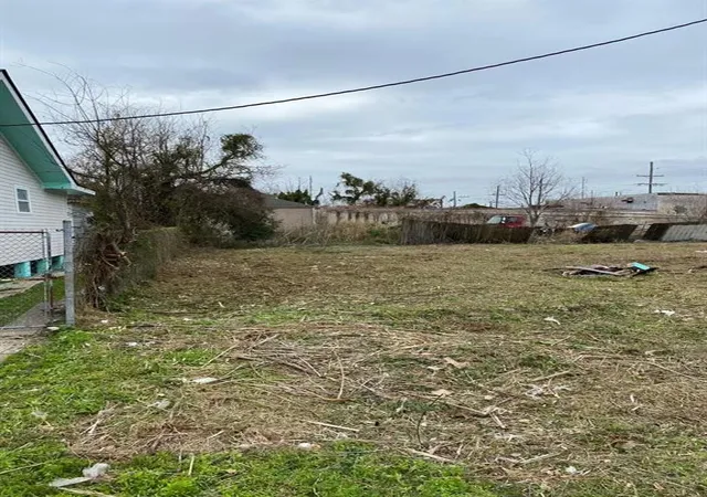 Photo 3 of Sale Pending at 2559 Industry St, New Orleans, LA 70122 | MLS# 2537119 | Listing updated on 2026-02-19