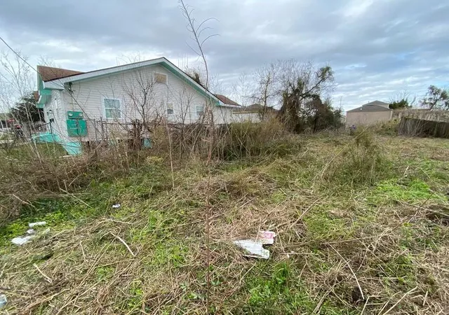 Photo 4 of Sale Pending at 2559 Industry St, New Orleans, LA 70122 | MLS# 2537119 | Listing updated on 2026-02-19