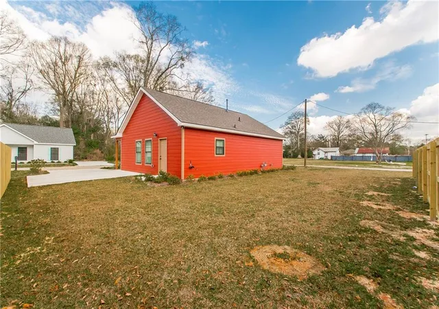 Homes for sale in Bogalusa, LA | 816 Pine St, Bogalusa, LA 70427 | MLS# 2535963