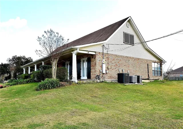 Homes for sale in Marrero, LA | 5351 Pitre St, Marrero, LA 70072 | MLS# 2536573