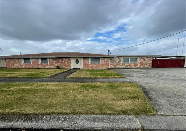 2nd image of 3504 Volpe Dr, Chalmette, LA 70043 | MLS# 2537716