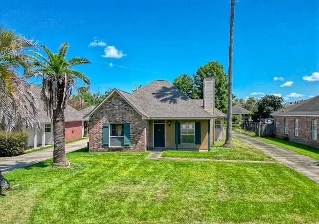 1st image of 17351 Lake Iris Ave, Baton Rouge, LA 70817 | MLS# 2537726
