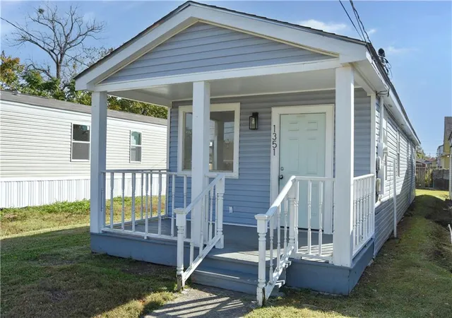 Homes for sale in Metairie, LA | 1351 S Dilton St, Metairie, LA 70003 | MLS# 2537866