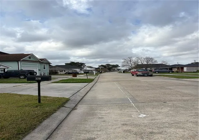 4th image of 321 Bear Dr, Arabi, LA 70032 | MLS# 2537643