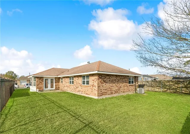 Homes for sale in New Orleans, LA | 11120 Woodvine Ln, New Orleans, LA 70128 | MLS# 2538181