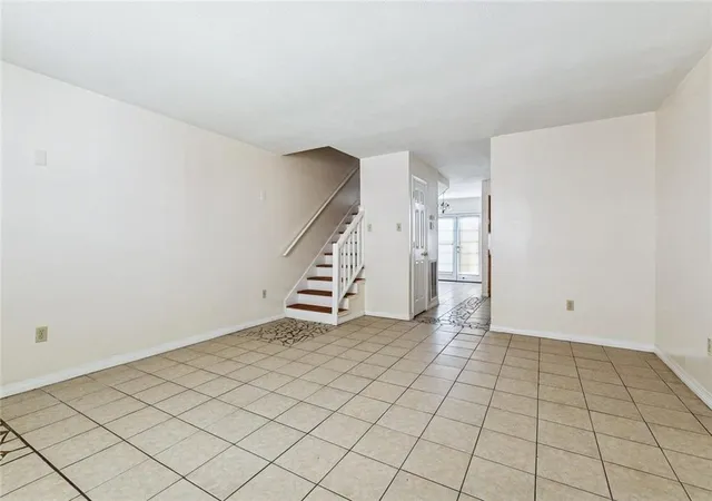 3rd image of 6660 Harbourview Dr, New Orleans, LA 70126 | MLS# 2538326