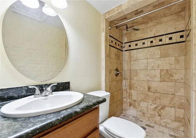 5th image of 827 Burgundy St #D, New Orleans, LA 70116 | MLS# 2538203