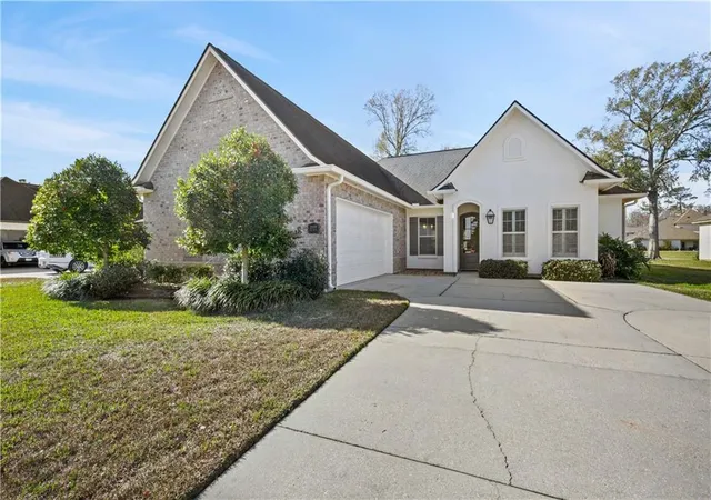 Homes for sale in Springfield, LA | 23399 Nobel Oak Dr, Springfield, LA 70462 | MLS# 2538038