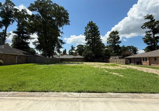 Homes for sale in Destrehan, LA | 189 Dunleith Dr, Destrehan, LA 70047 | MLS# 2538376