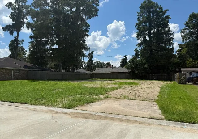 Homes for sale in Destrehan, LA | 189 Dunleith Dr, Destrehan, LA 70047 | MLS# 2538376