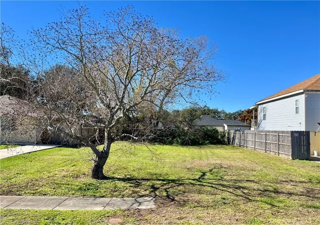 Homes for sale in New Orleans, LA | 6614 Pauline Dr, New Orleans, LA 70126 | MLS# 2537883