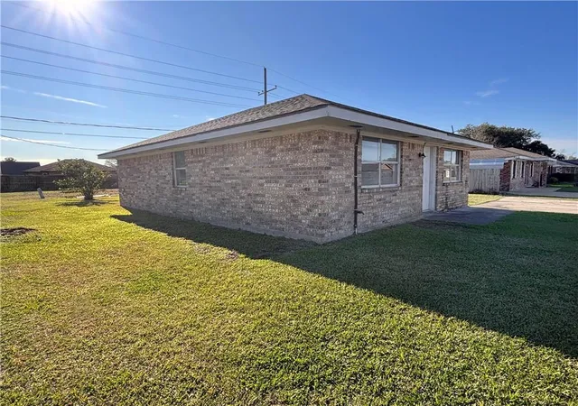 Homes for sale in Houma, LA | 3708 Baker Dr, Houma, LA 70363 | MLS# 2538826