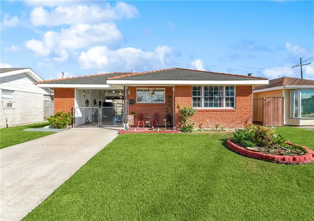 Photo 3 of Sale Pending at 1749 Robin Dr, Marrero, LA 70072 | MLS# 2538848 | Listing updated on 2026-04-04