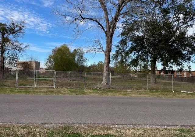 1st image of 141 Friedrichs Rd, Gretna, LA 70056 | MLS# 2538899
