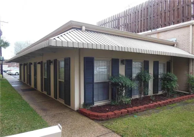 Homes for sale in Metairie, LA | 2704 Whitney Pl #723, Metairie, LA 70002 | MLS# 2538740