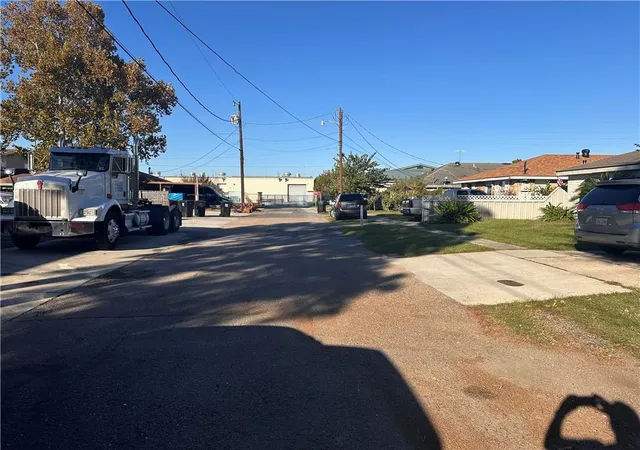 Photo 3 of Sale Pending at 3613 Rose St, Chalmette, LA 70043 | MLS# 2537452 | Listing updated on 2026-02-12