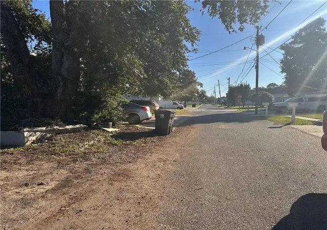 Photo 3 of Sale Pending at 3613 Rose St, Chalmette, LA 70043 | MLS# 2537452 | Listing updated on 2026-02-12