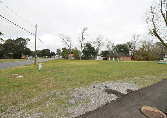 Homes for sale in Belle Chasse, LA | 102 Oak Alley Ct, Belle Chasse, LA 70037 | MLS# 2538975