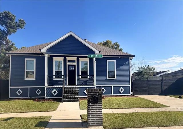 Homes for sale in Chalmette, LA | 2509 Blanchard Dr, Chalmette, LA 70043 | MLS# 2539157