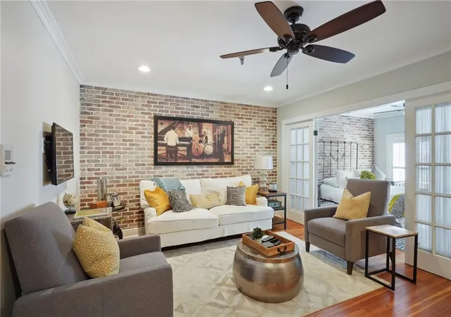 3rd image of 214 Chartres St, New Orleans, LA 70130