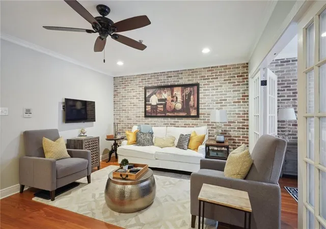 4th image of 214 Chartres St, New Orleans, LA 70130