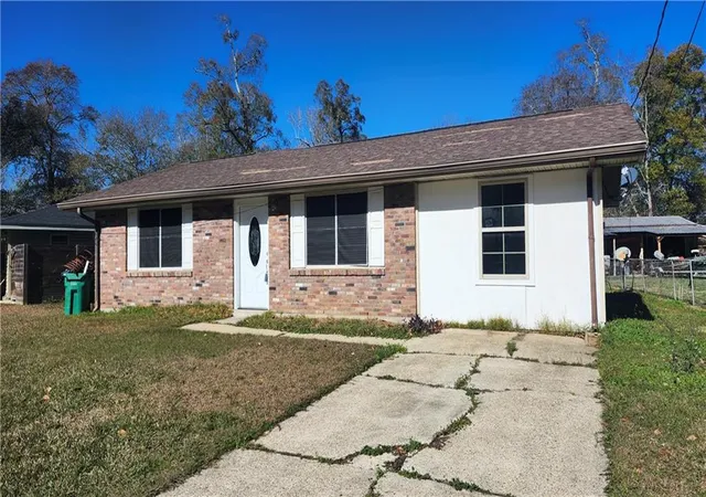 Photo 1 of Single family home for sale at 260 Mockingbird Ln, Slidell, LA 70458 | MLS# 2539625 | Listing updated on 2026-07-12